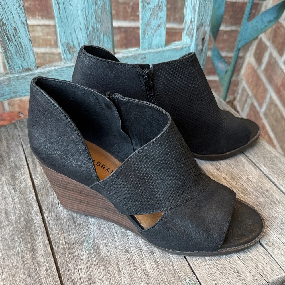 Lucky Brand Ladies 10M Black Jedrek Open Toe Wedge Ankle Bootie